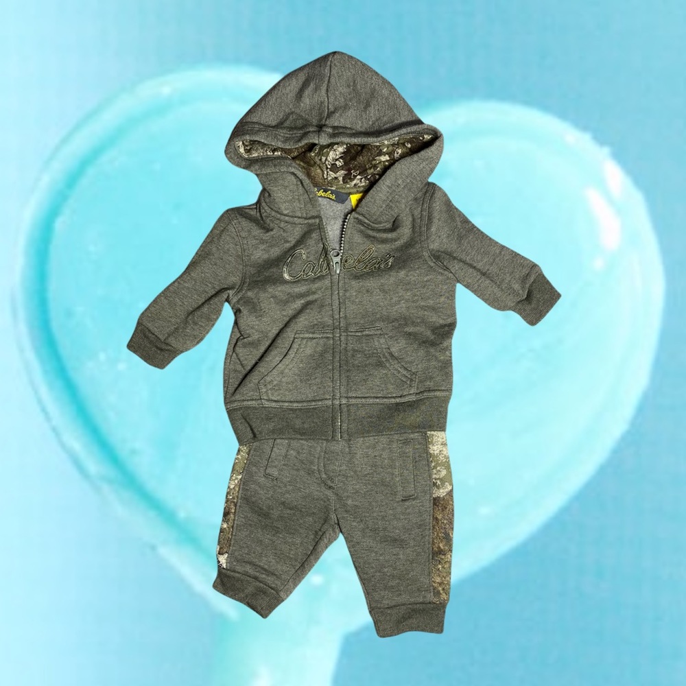 Cabela’s baby sweat jacket and pants set size 3-6 month